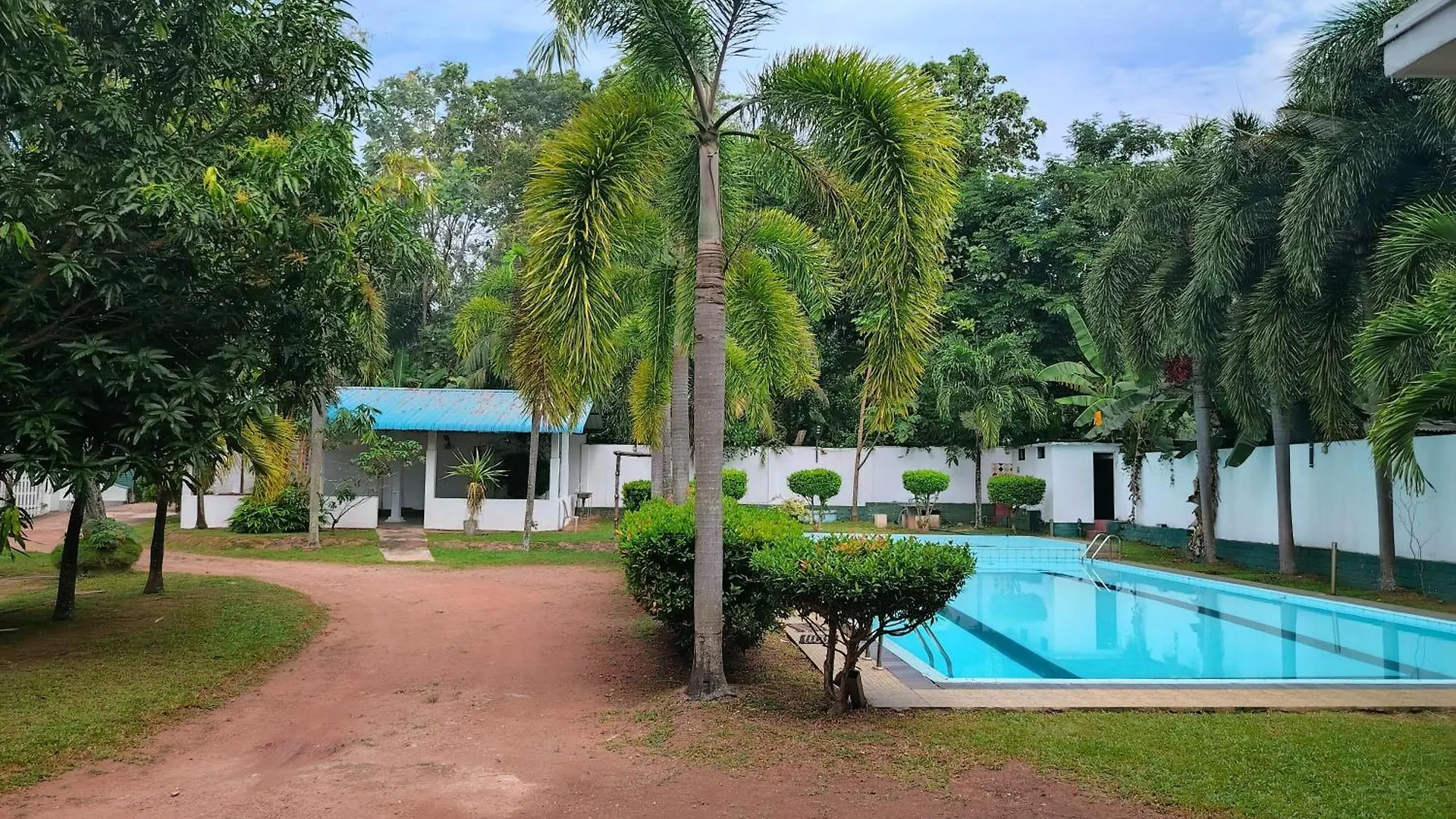 Meshendra Garden By Madona Hotel Katunayake Sri Lanka